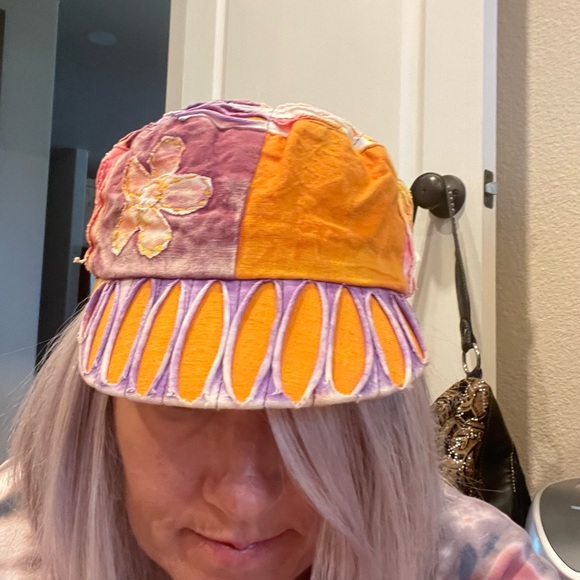 Women’s hat - Picture 2 of 5